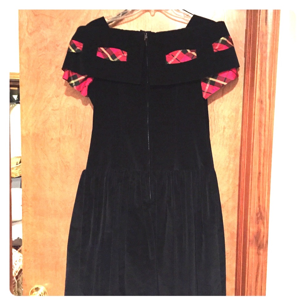 Black velvet party dress